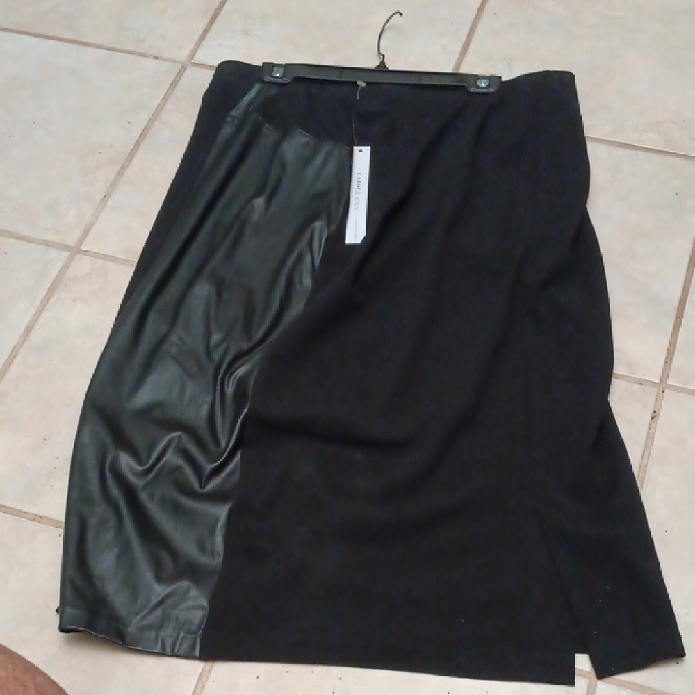 Elegant Black Midi Ponte Leather Skirt - Picture 1 of 3